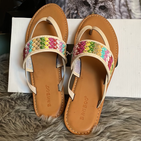 Bamboo colourful sandals. - Picture 2 of 7